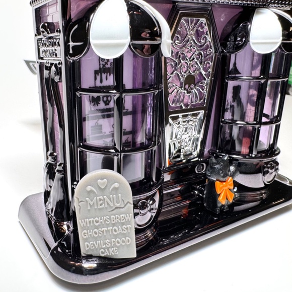 HALLOWEEN SWEET SHOP Projector Wallflowers Plug - Picture 2 of 7